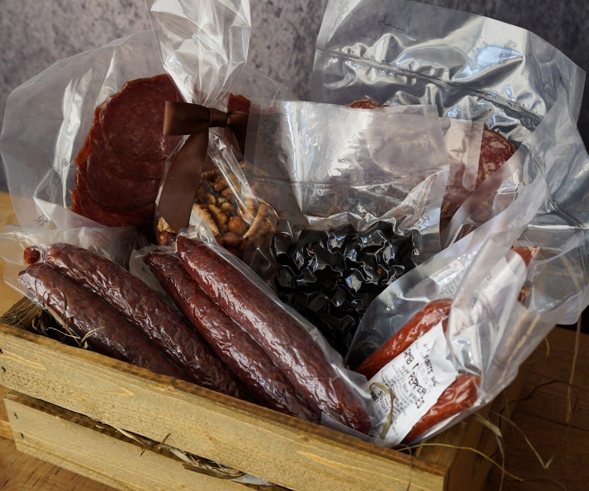 Deluxe Charcuterie Assortment Gift Box