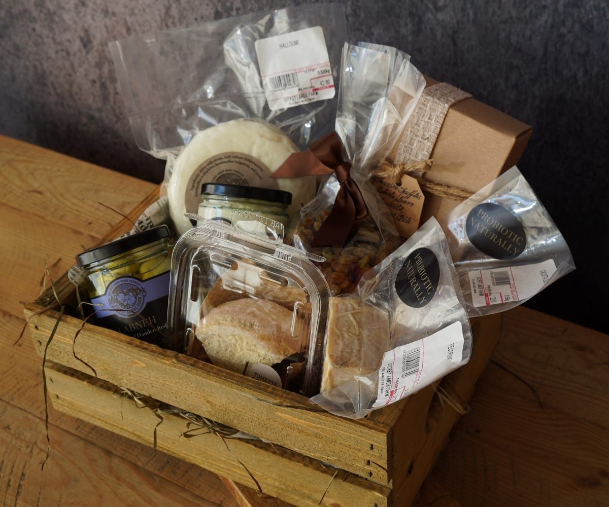 Deluxe Artisanal Cheese Assortment Gift Box