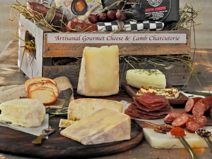 Cheese & charcuterie gift box