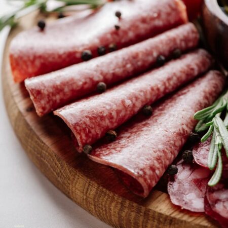 Introducing Secret Lands Farm 100% Lamb Salami, carefully crafted using Lamb trim ONLY to ensure a premium and authentic flavour.