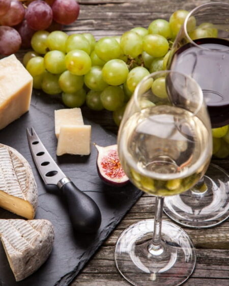 Outdoor Lactose‑Free Cheese & Wine Pairing Near Toronto